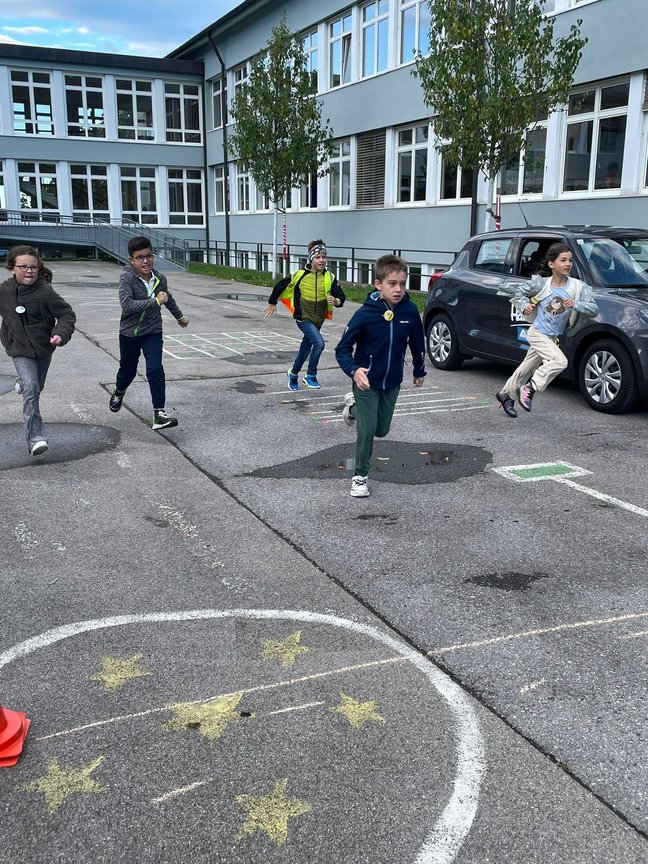 Mediathek_-_3_von_9__1_